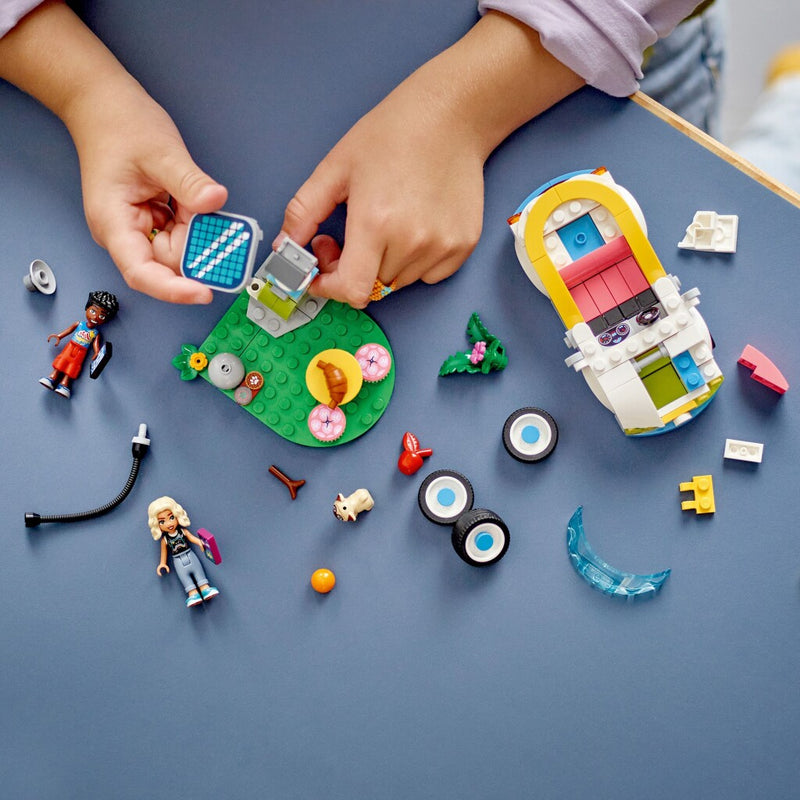Laad de afbeelding in de Gallery-viewer, Lego Friends 42609 Elektrische Auto En Oplaadpunt
